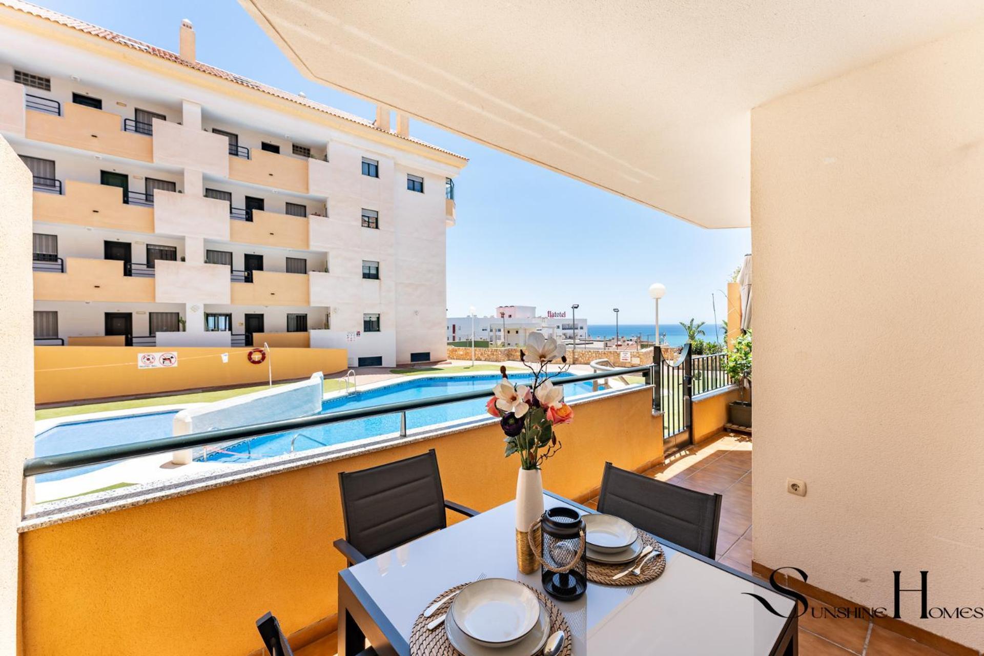 Elegant 2 Bed 2 Bath Apartment, Pool, Views, Parking * Benalmadena